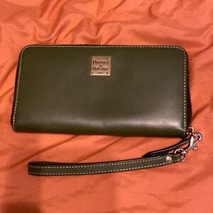 Dooney & Bourke green wristlet wallet